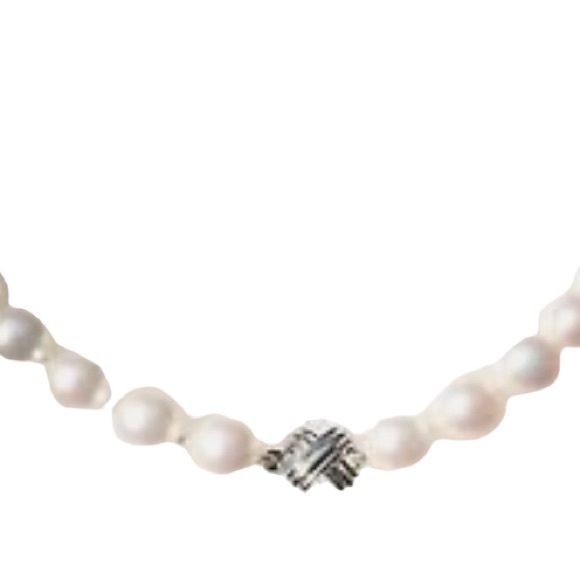 Tiffany & Co White Gold & Akita 18” Pearl necklace - Picture 3 of 8